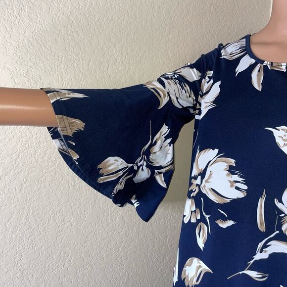 White Mark Handkerchief Tunic Top floral print Navy Blue White blouse top SZ M - Picture 5 of 9